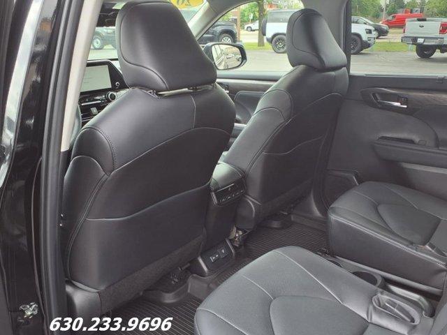 used 2023 Toyota Highlander car, priced at $39,999