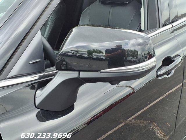 used 2023 Toyota Highlander car, priced at $39,999