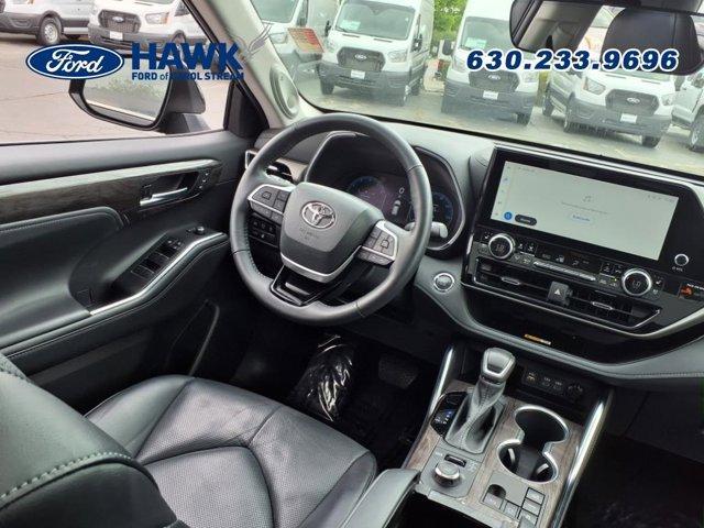 used 2023 Toyota Highlander car, priced at $37,999