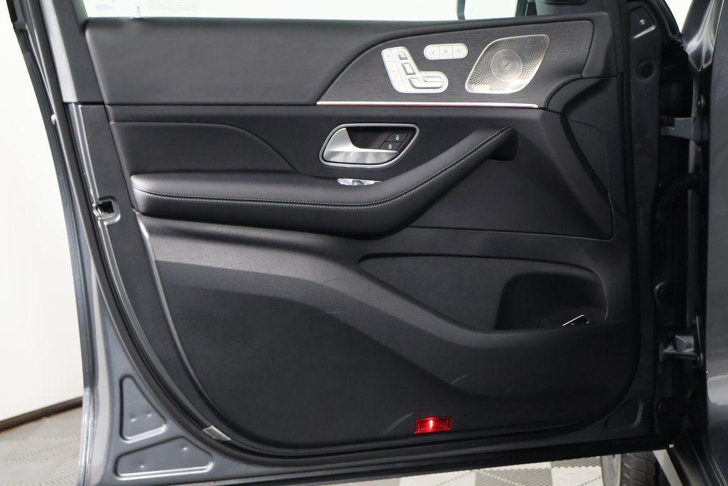 used 2025 Mercedes-Benz GLE 450 car, priced at $71,988