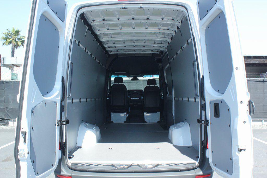 new 2025 Mercedes-Benz Sprinter 3500 car, priced at $69,562
