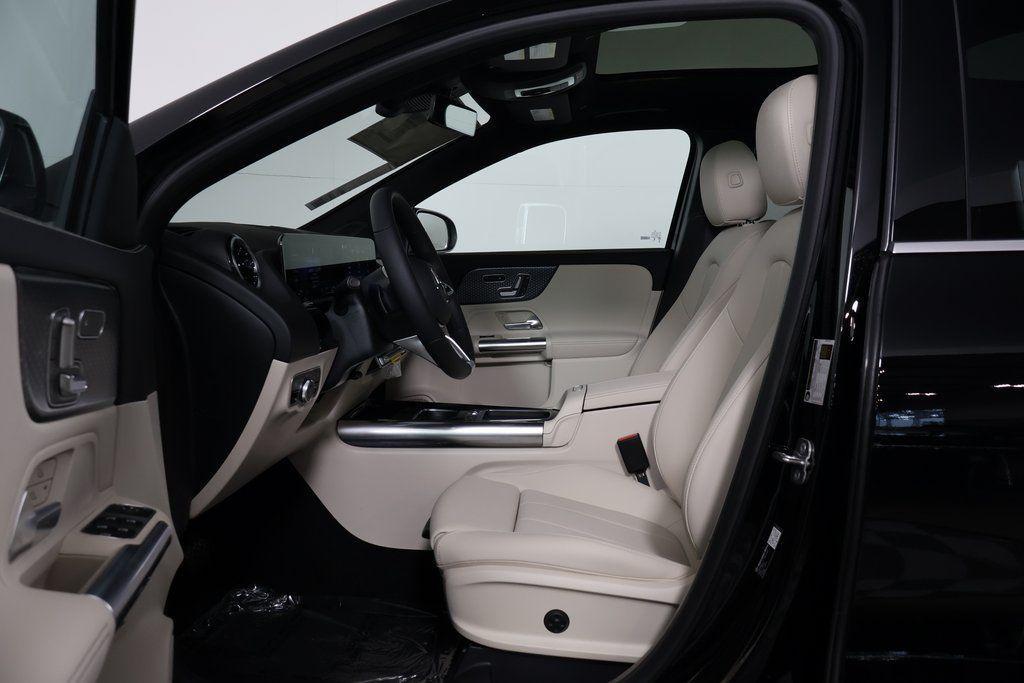 new 2026 Mercedes-Benz GLA 250 car, priced at $45,555