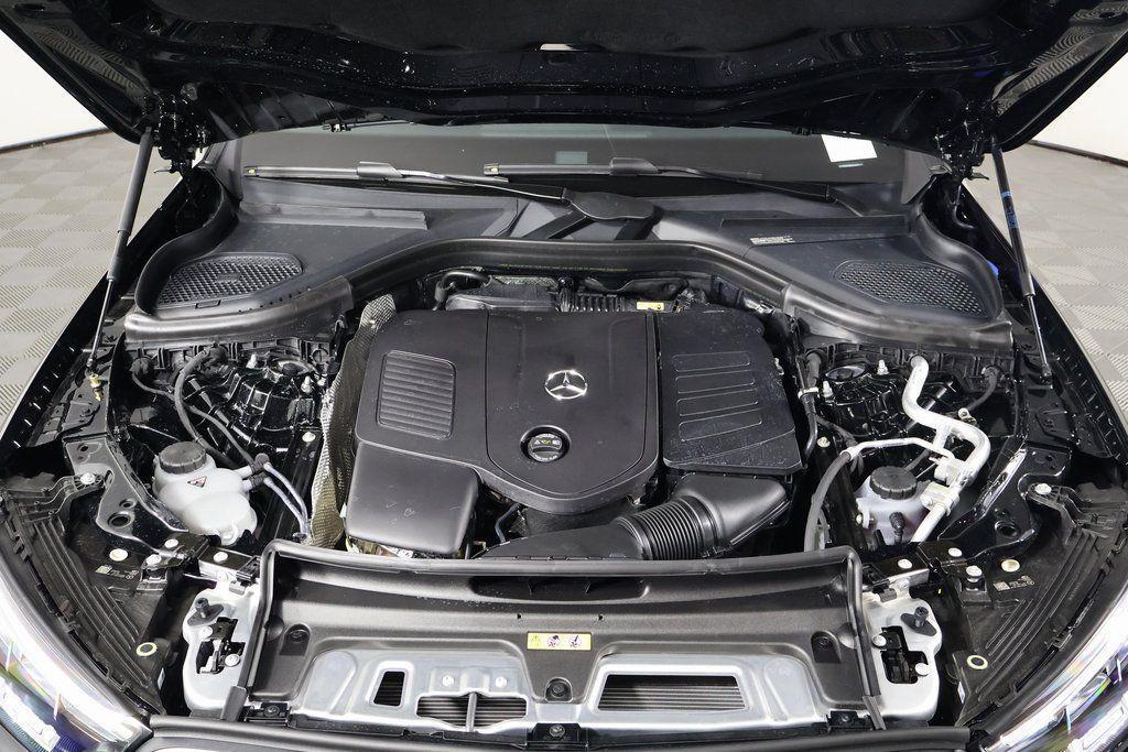 new 2025 Mercedes-Benz GLC 300 car, priced at $53,085