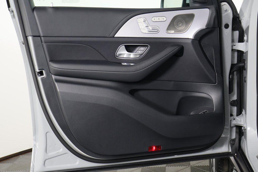 new 2026 Mercedes-Benz GLS 580 car, priced at $122,945