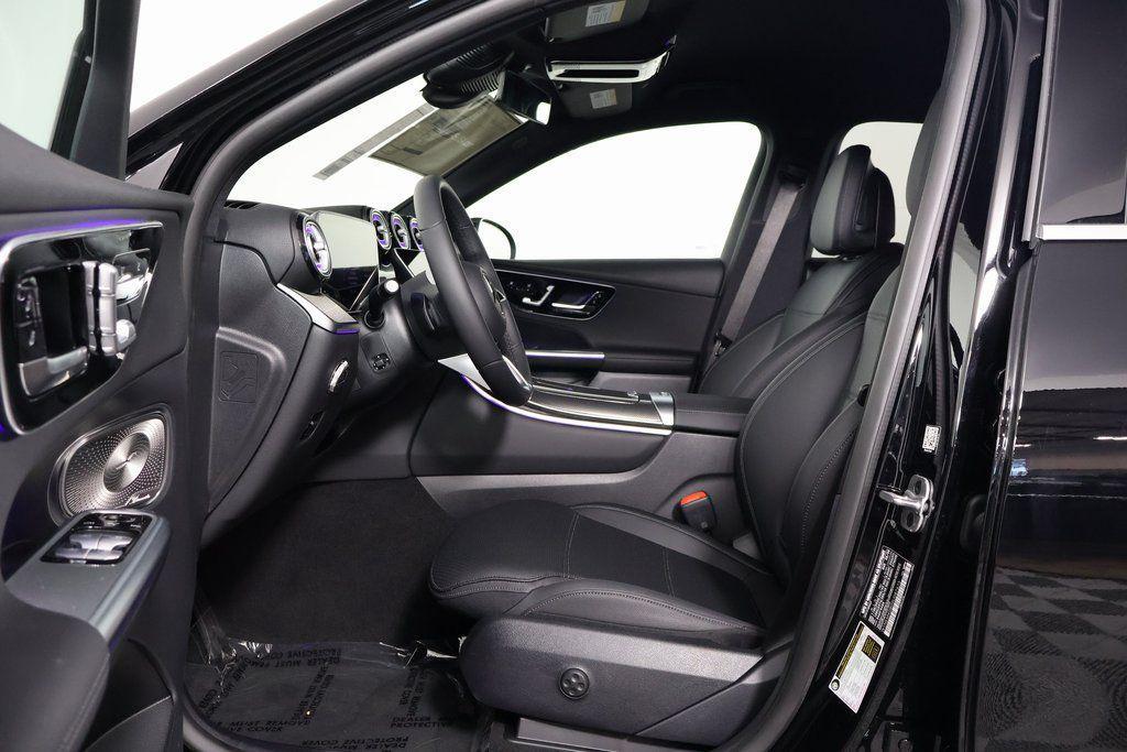 new 2025 Mercedes-Benz GLC 300 car, priced at $54,735