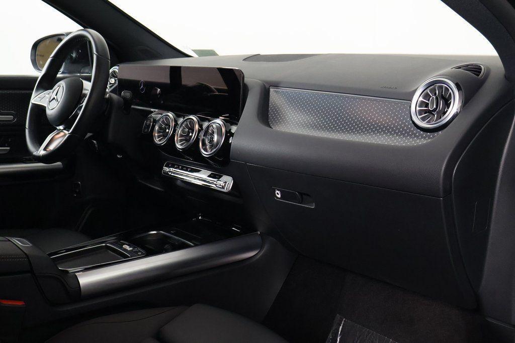 used 2025 Mercedes-Benz GLA 250 car, priced at $39,988