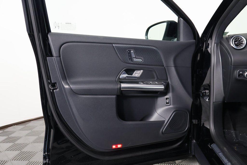 used 2025 Mercedes-Benz GLA 250 car, priced at $39,988