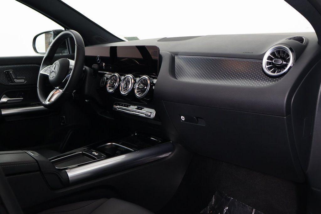 used 2025 Mercedes-Benz GLA 250 car, priced at $39,988