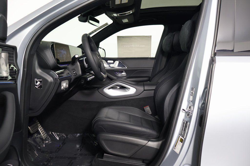 new 2025 Mercedes-Benz GLS 580 car, priced at $124,800