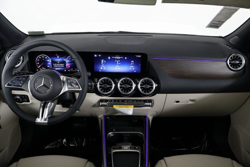 new 2026 Mercedes-Benz GLA 250 car, priced at $47,690