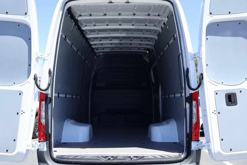 new 2025 Mercedes-Benz Sprinter 3500 car, priced at $72,727