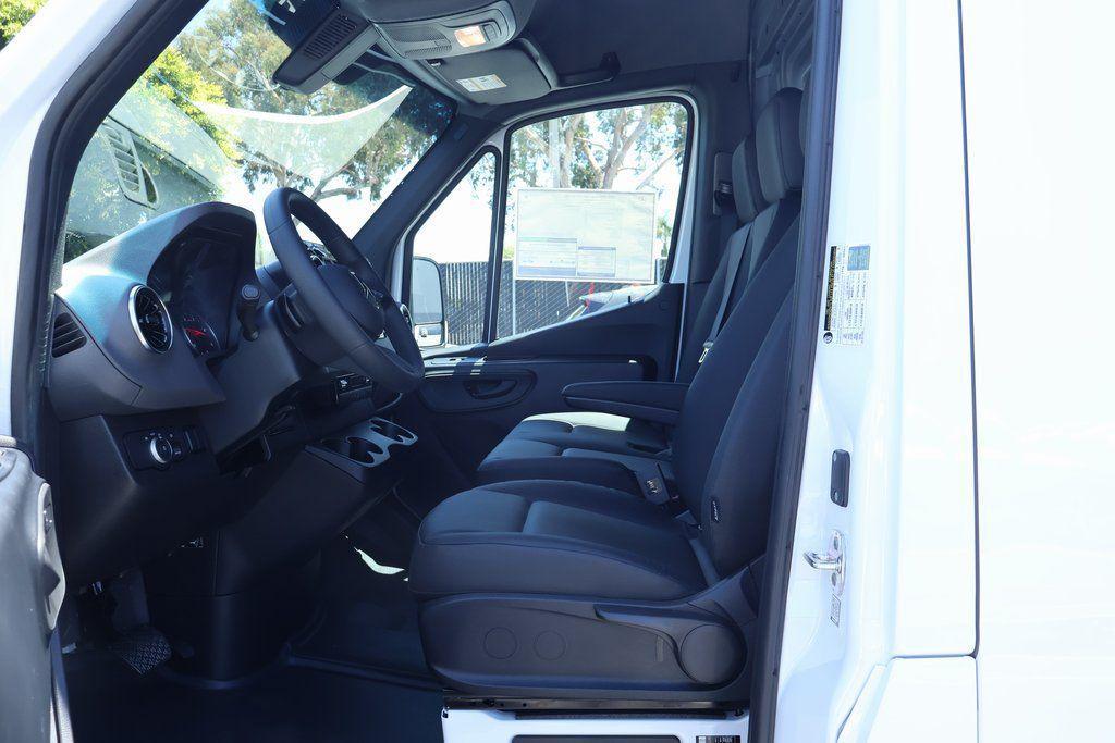 new 2025 Mercedes-Benz Sprinter 3500 car, priced at $72,727