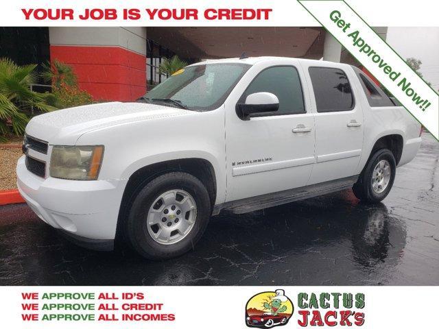 used 2007 Chevrolet Avalanche car, priced at $12,995