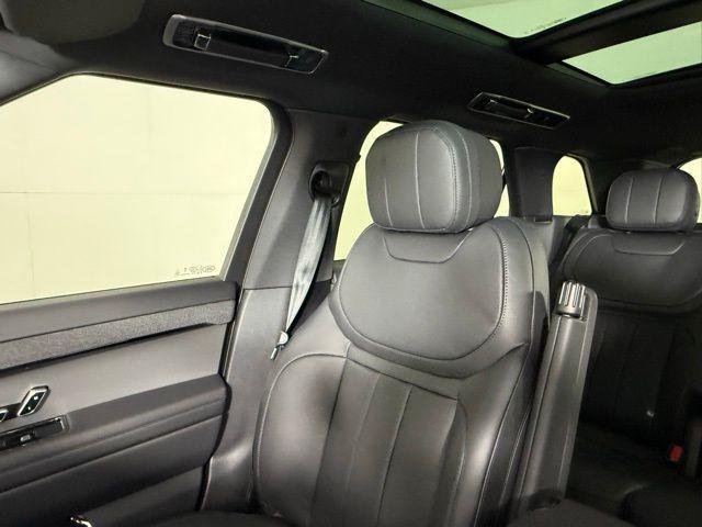 new 2025 Land Rover Range Rover Sport car