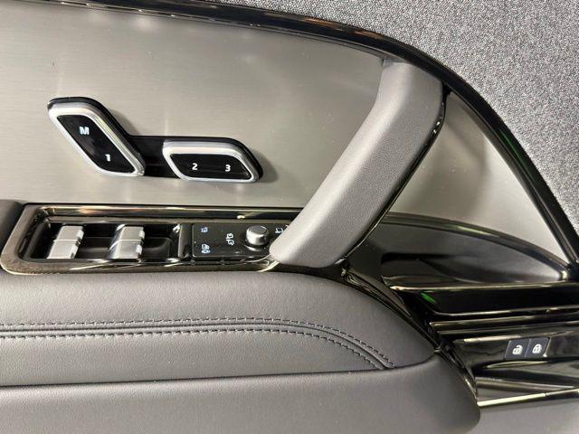 new 2025 Land Rover Range Rover Sport car