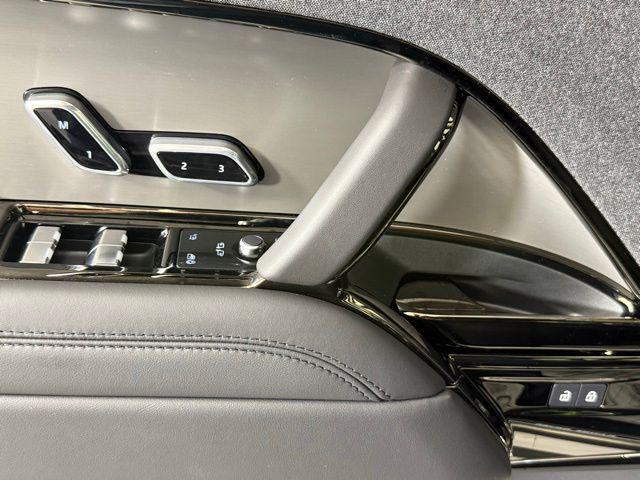 new 2025 Land Rover Range Rover Sport car