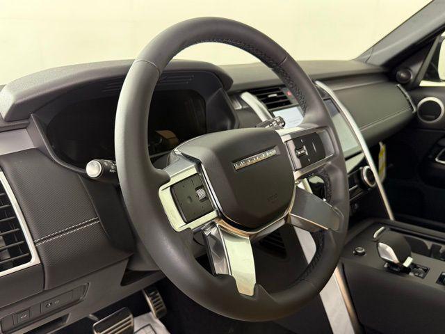 new 2025 Land Rover Discovery car, priced at $69,775