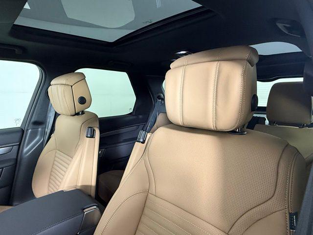 new 2025 Land Rover Discovery car, priced at $69,775