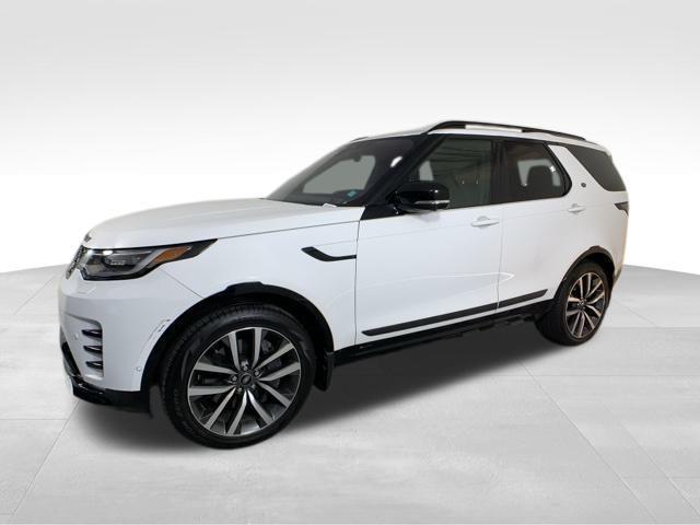 used 2022 Land Rover Discovery car, priced at $38,900