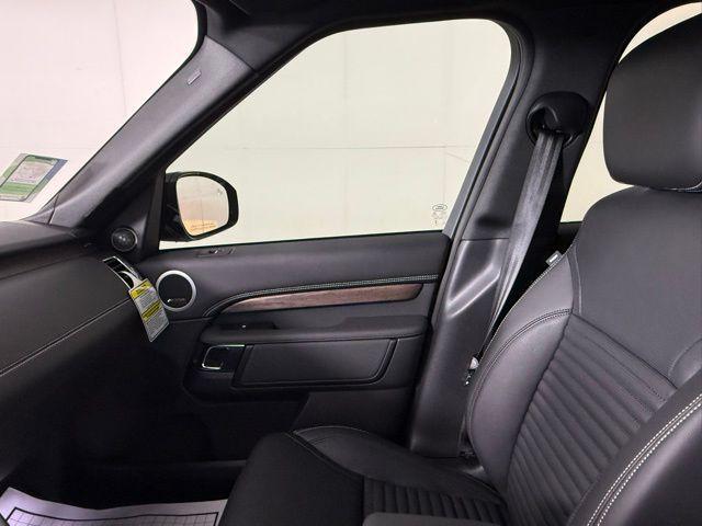 new 2026 Land Rover Discovery car