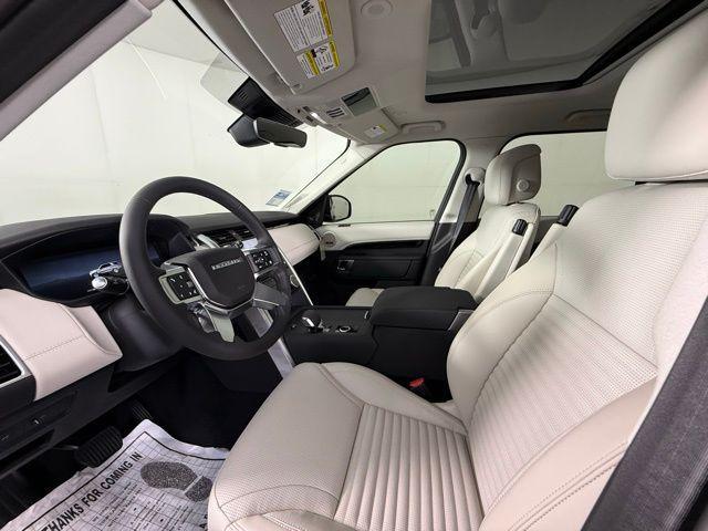 new 2025 Land Rover Discovery car, priced at $70,868