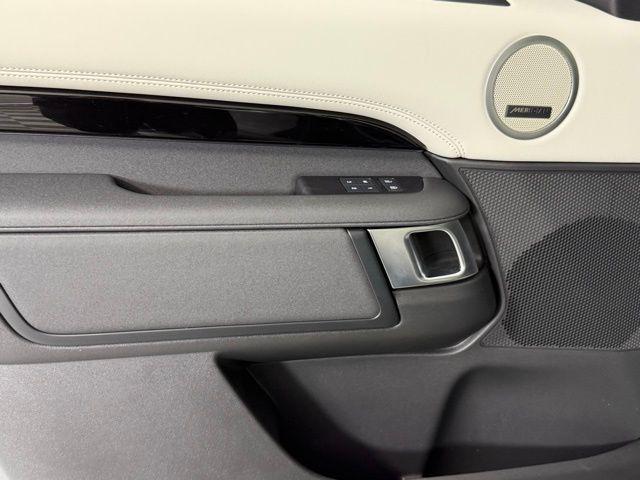 new 2025 Land Rover Discovery car, priced at $70,868