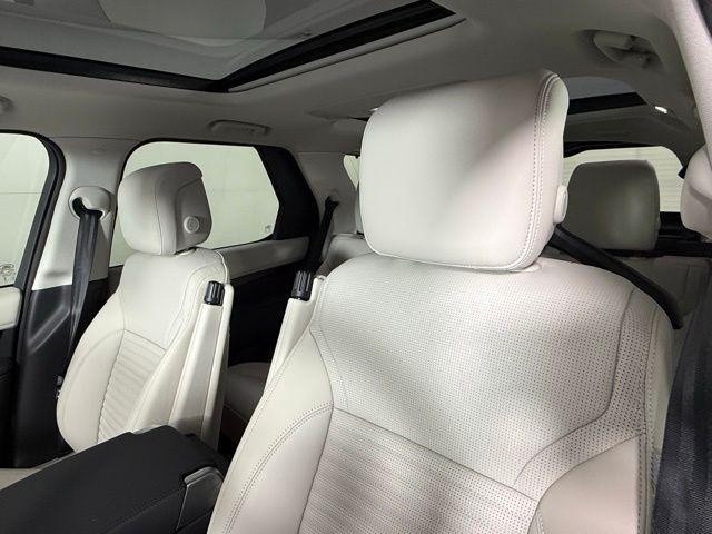 new 2025 Land Rover Discovery car, priced at $70,868