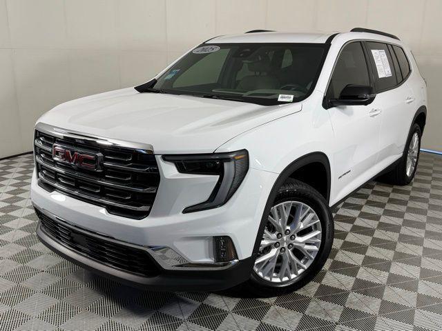 used 2025 GMC Acadia car, priced at $38,900