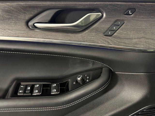 used 2022 Jeep Grand Cherokee car, priced at $37,900