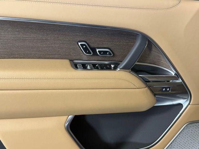 new 2025 Land Rover Range Rover car