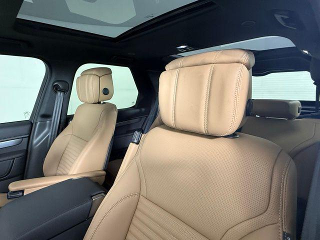 new 2025 Land Rover Discovery car, priced at $80,525