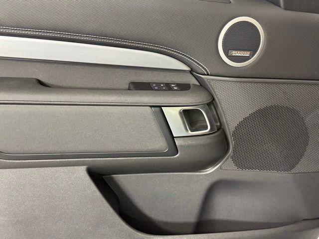 new 2025 Land Rover Discovery car, priced at $80,525