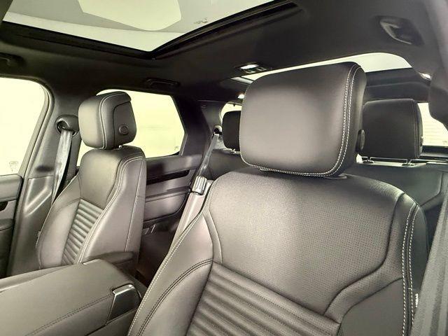 new 2025 Land Rover Discovery car, priced at $66,575