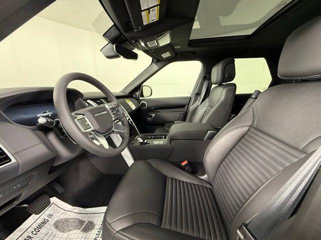 new 2025 Land Rover Discovery car, priced at $66,575