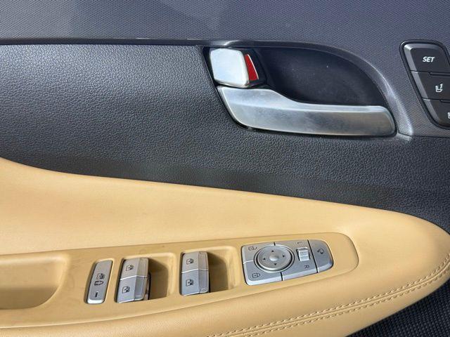 used 2023 Hyundai Santa Fe car, priced at $28,500