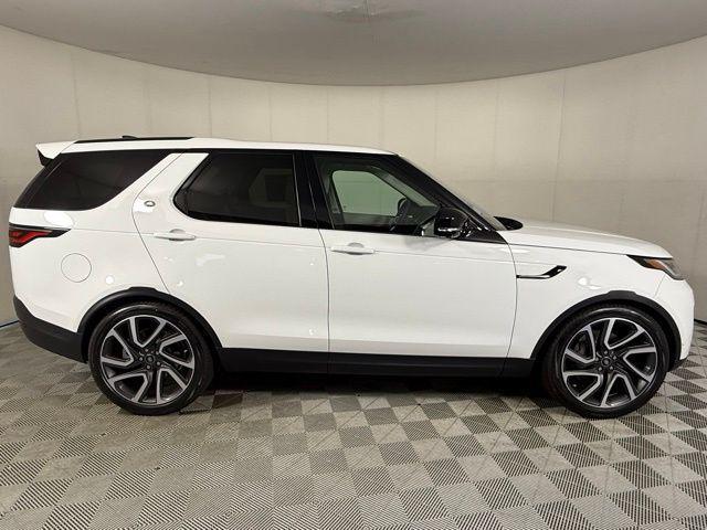 new 2025 Land Rover Discovery car, priced at $68,793