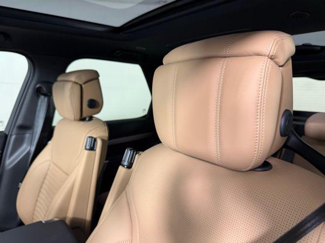 new 2025 Land Rover Discovery car, priced at $84,668