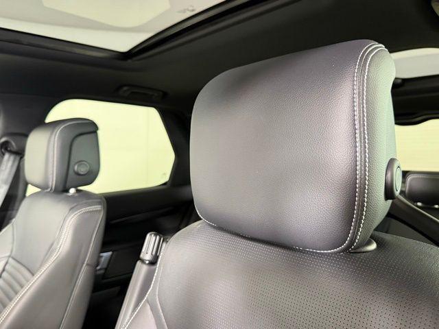 new 2025 Land Rover Discovery car, priced at $69,968