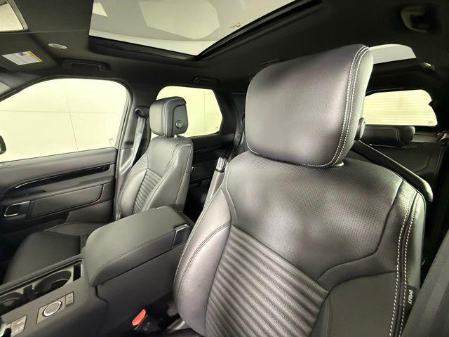 new 2025 Land Rover Discovery car, priced at $69,968