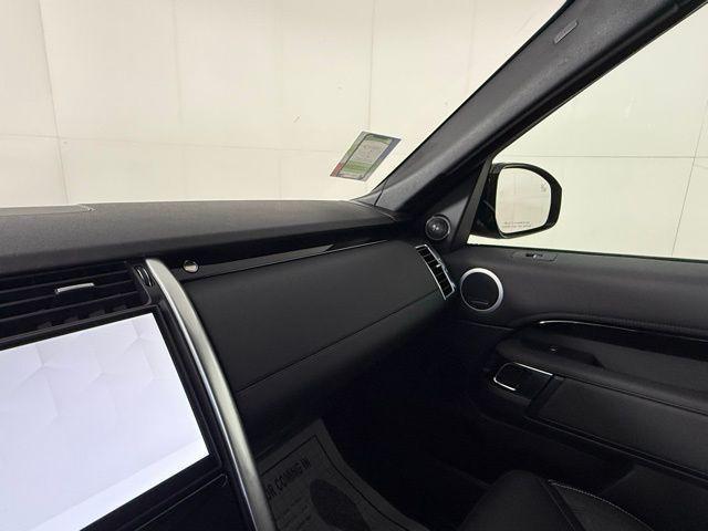 new 2025 Land Rover Discovery car, priced at $69,968