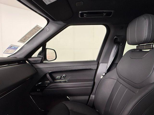 new 2025 Land Rover Range Rover Sport car, priced at $94,715