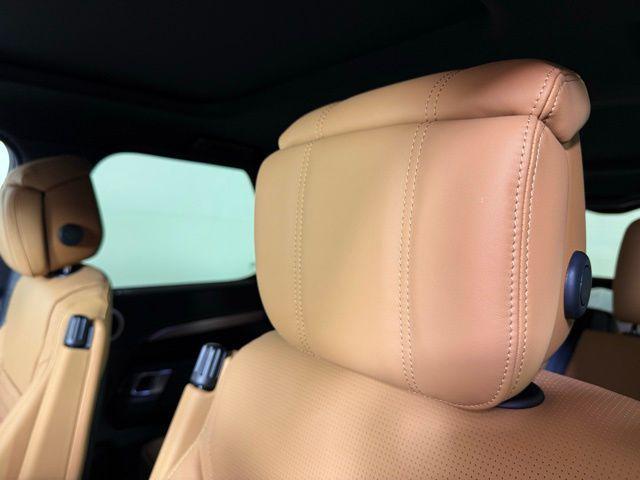 new 2025 Land Rover Discovery car, priced at $71,725