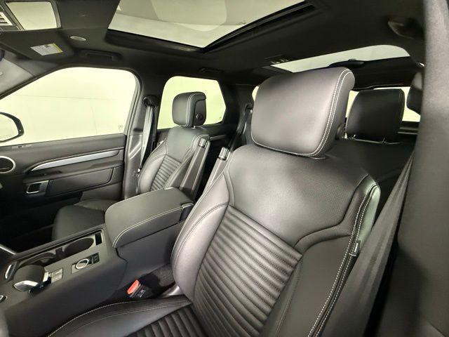 new 2025 Land Rover Discovery car, priced at $67,925