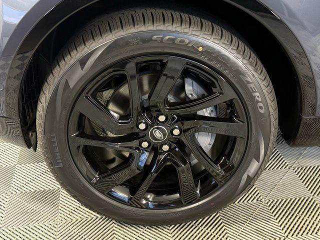 new 2025 Land Rover Discovery car, priced at $67,925