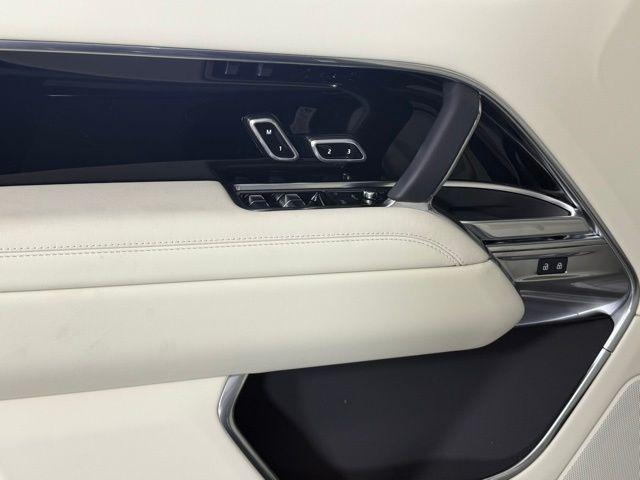 new 2025 Land Rover Range Rover car