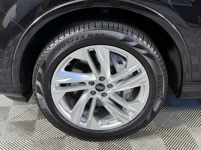 used 2023 Audi Q7 car, priced at $39,500