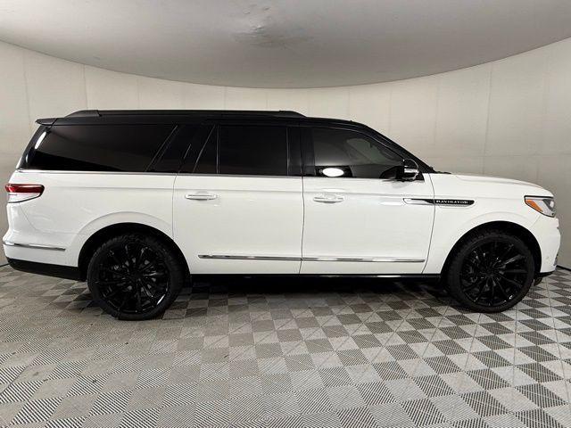 used 2024 Lincoln Navigator car, priced at $86,900