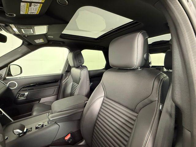 new 2025 Land Rover Discovery car, priced at $67,803