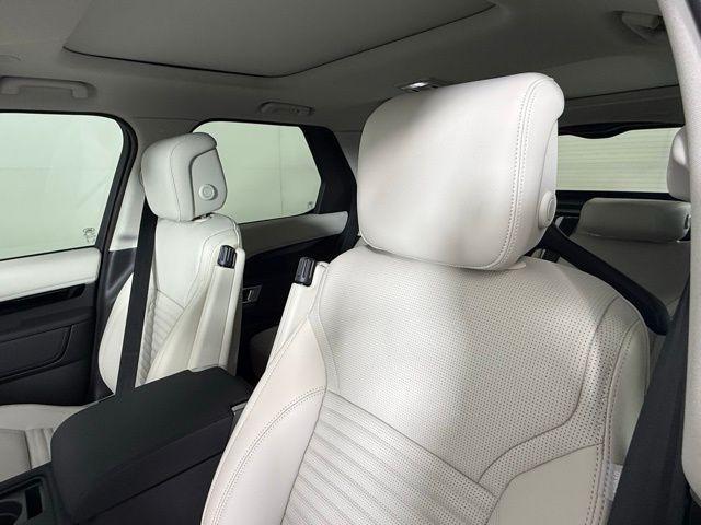 new 2025 Land Rover Discovery car, priced at $69,743