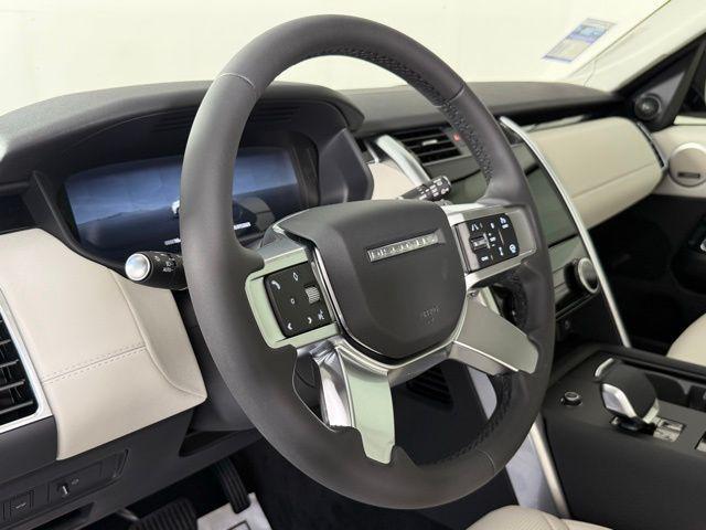 new 2025 Land Rover Discovery car, priced at $69,743
